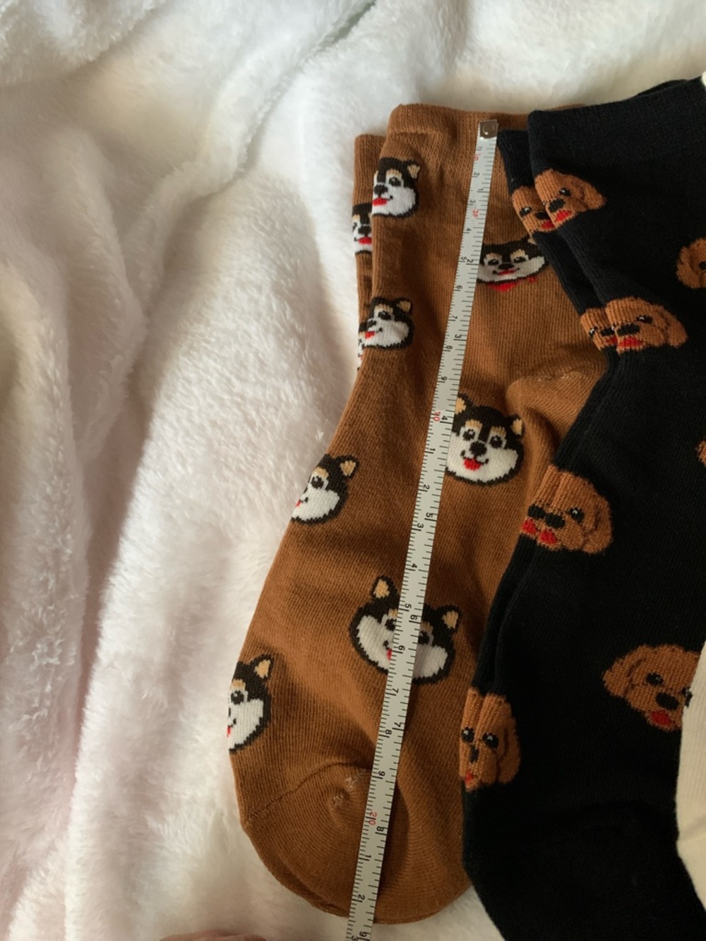 Dog Pattern socks in Brown, Black, Cream, Red - Picture 5 of 11